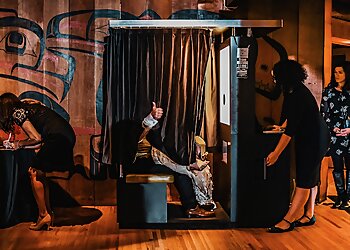 Seattle Photo Booth Companies 321 FOTO X Photo Booths