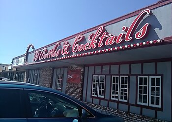 Anaheim Sports Bars 99 Bottles & Cocktails