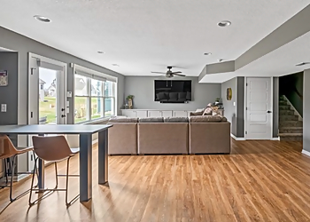 Des Moines Custom Cabinets AIM Kitchen & Bath