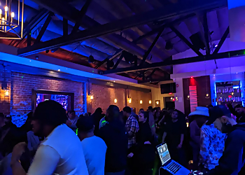 Stockton Night Clubs AVE On The Mile