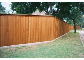 Arlington fencing contractor A and A Fence & Concrete 