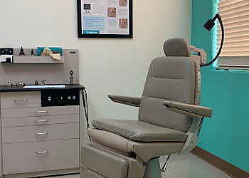 Alastair G. Lynn-Macrae, MD - McAllen, TX Ent Doctors - Treatment Room Image