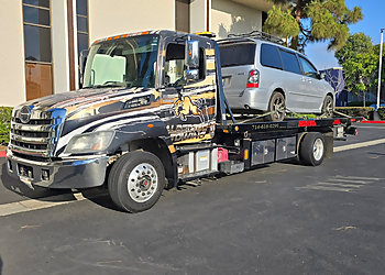 Alberto's Towing - Santa Ana, CA Towing Companies - Outdoor Work Image