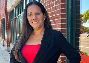 Alejandra Bustamante - STATE FARM Alejandra Bustamante - Madison, WI Insurance Agents - Professional Portrait Image