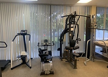 Coral Springs Physical Therapists Alejandro Goldin, MS, PT, MTC, CCTT - SELECT PHYSICAL THERAPY-CORAL SPRINGS-THE WALK