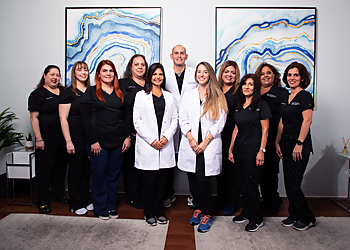 Alex Manzano, MD - Miami, FL Endocrinologists - Medical Team Image