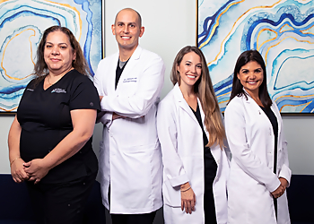 Alex Manzano, MD - Miami, FL Endocrinologists - Staff Image