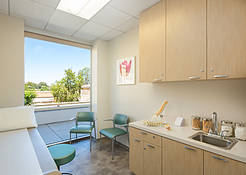 Alexander P. Hersel, MD - Thousand Oaks, CA Pain Management Doctors - Clinic Interior Image