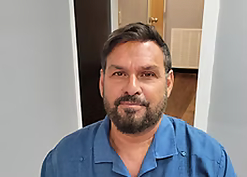 Allan Valenzuela, PT - ALLIANCE PHYSICAL THERAPY - Chattanooga, TN Physical Therapists - Doctor Portrait Image