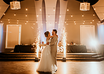 Cedar Rapids Wedding Photographers Amanda Dee Photography