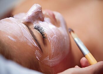 Corona Spas Amazing Daisy Beauty Bar