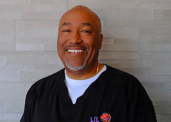 Andre Gillespie - LI'L TEETH DENTISTRY Aurora Kids Dentists image 1