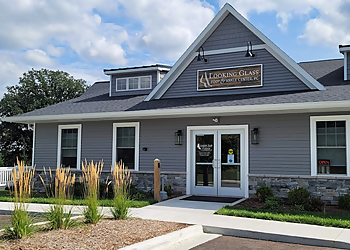 Lansing Podiatrists Andrea Simons, DPM - LOOKING GLASS FOOT & ANKLE CENTER, P.C.