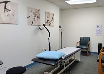 Andrew Klein, PT, DPT - THERAHAND PHYSICAL THERAPY - Thornton, CO Physical Therapists - Treatment Room Image