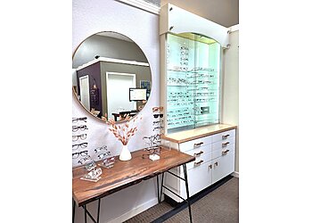 Oakland Pediatric Optometrists Angela Cheung, OD - GRAND LAKE OPTOMETRY