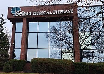 Kansas City Physical Therapists Annie McLeod, DPT, COMT - SELECT PHYSICAL THERAPY KANSAS CITY
