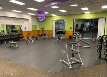 holiday hour anytime fitness staffed hours