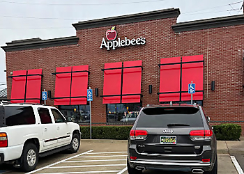 Applebee's Grill + Bar Eugene - Eugene, OR Steak Houses - Restaurant Exterior Image
