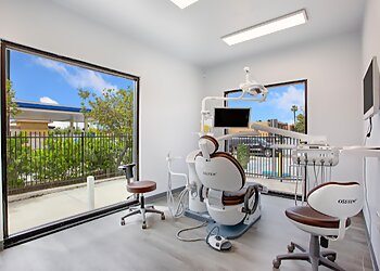 San Diego Cosmetic Dentists Arash Qadeer, DDS - MESA DENTAL