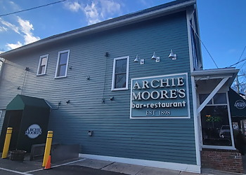New Haven Sports Bars Archie Moore's New Haven