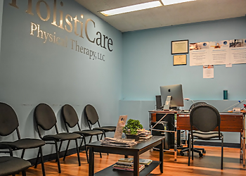 Arthur Chan, DPT - HOLISTICARE PHYSICAL THERAPY - Honolulu, HI Physical Therapists - Reception Area Image