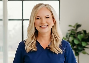 Ashley Hill Lindsey, DDS - ATHENS DENTAL ASSOCIATES - Athens, GA Dentists - Doctor Portrait Image