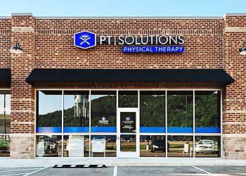 Olathe Physical Therapists Ashley Kelsey, PT, DPT, OCS - PT SOLUTIONS OF OLATHE STATION