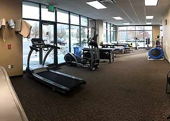 Olathe Physical Therapists Ashley Kelsey, PT, DPT, OCS - PT SOLUTIONS OF OLATHE STATION