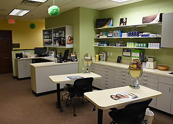 Des Moines Pediatric Optometrists Ashley Valencic, OD - ASHWORTH VISION CLINIC