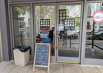 Washington Donut Shops Astro Doughnuts & Fried Chicken