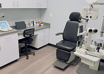 Austin A. Kashat, OD - Ann Arbor, MI Eye Doctors - Treatment Room Image