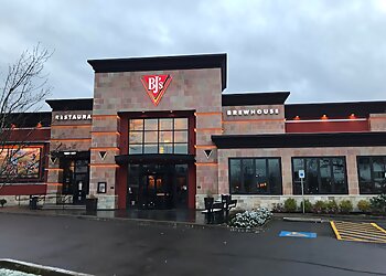 Eugene Sports Bars BJ's Restaurant & Brewhouse
