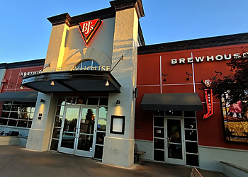 Fresno American Restaurants BJ's Restaurant & Brewhouse Fresno