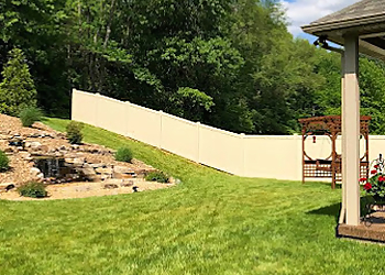 Evansville Fencing Contractors Backyard Fences & Decks