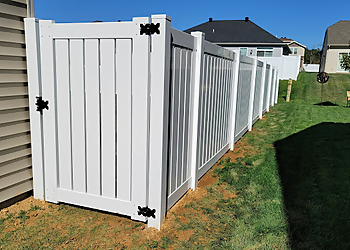 Evansville Fencing Contractors Backyard Fences & Decks