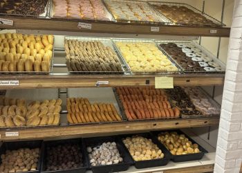 Baker's Dozen Topeka Donut Shops