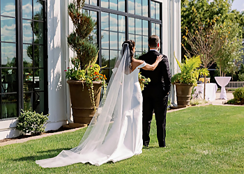 Barbora Jones Photography Barbora Jones Photography - Washington, DC Wedding Photographers - Professional Portrait Image