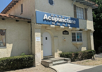 Bark's Acupuncture Clinic
