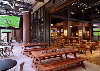 Barlines - Nashville, TN Sports Bars - Indoor Sitting