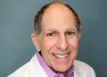 Bernard Raskin, MD - ADVANCED DERMATOLOGY & COSMETIC CARE Bernard Raskin, MD - Santa Clarita, CA Dermatologists - Doctor Portrait Image