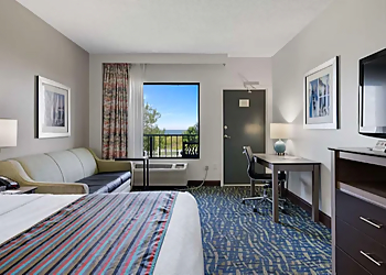 Norfolk Hotels Best Western Plus Holiday Sands Inn & Suites