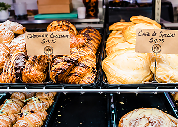 Blackhole Bakery - Kansas City, MO Bakeries - Restaurant Decor Image