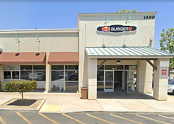 Simi Valley Seafood Restaurants Bluefin Grill & Sushi