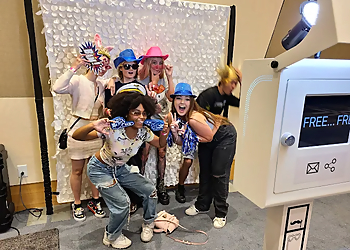 Bluegrass Photo Booth Lexington - Lexington, KY Photo Booth Companies - Professional Team Image