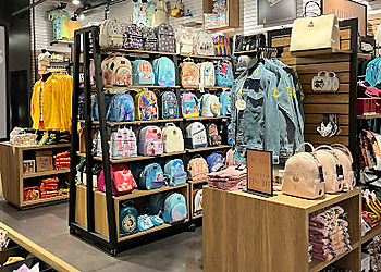 BoxLunch Garland Garland Gift Shops image 1