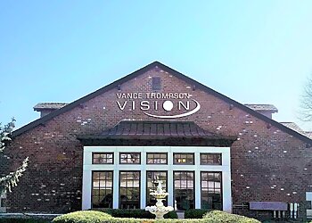 Omaha Eye Doctors Brandon Baartman, MD - VANCE THOMPSON VISION