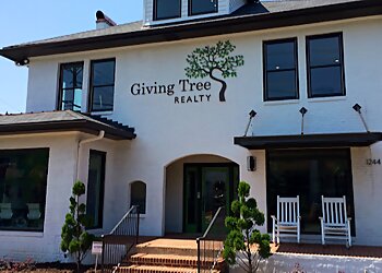 Charlotte Real Estate Agents Brandy Gaiser Bleiman - GIVING TREE REALTY