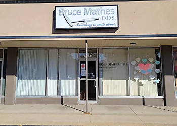 Bruce Mathes, DDS - Peoria, IL Cosmetic Dentists - Clinic Exterior Image