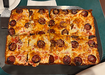 Buddy's Pizza Warren Warren Pizza Places image 1