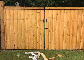 Little Rock Fencing Contractors Build Gates and Fences